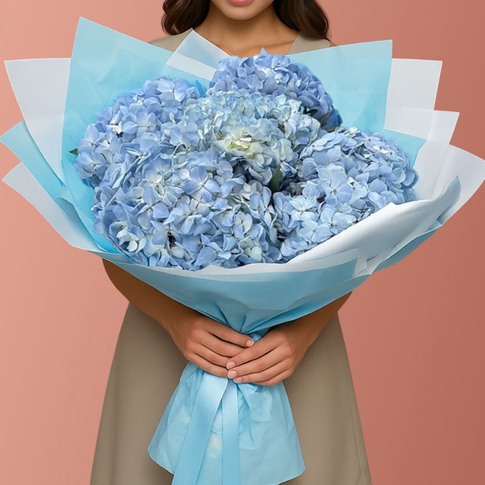 Огромный букет синих гортензий